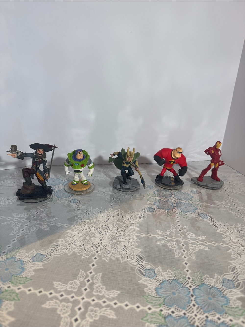 Disney Pixar Infinity and marvel Lot of 5 Figures Mr Incredible Buzz Iron Man